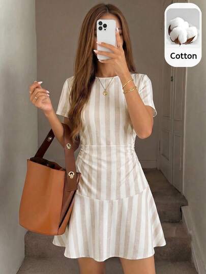 SHEIN Vestido para adolescente niña, vestido para adolescentes, vestido de primavera/verano nuevo tejido a rayas con cuello redondo, elegante vestido de fiesta mini con cintura ceñida, vestido de vacaciones, vestido a rayas, vestido de verano elegante, vestido a rayas azul y blanco, vestido de moda, vestido mini a rayas, vestido de manga corta