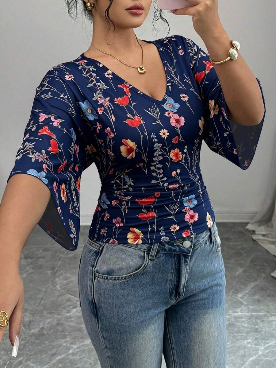 Elenzga Plus Size Elegant V-Neck Printed T-Shirt - Navy Blue - View 1
