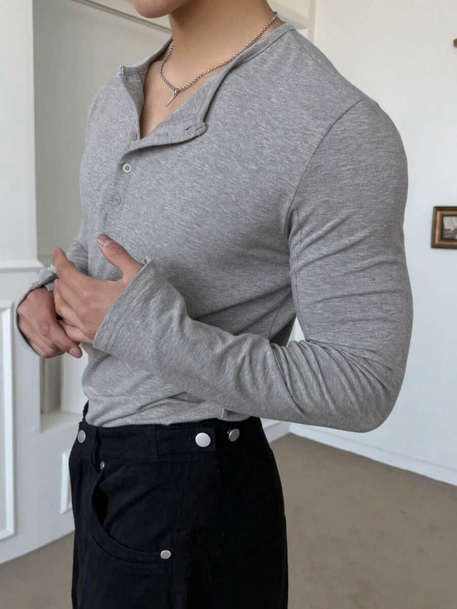 DAZY Camiseta básica de hombre con botones a media altura, de tela texturizada y unicolor - Gris - Ver 1
