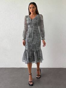 SHEIN Cottnline Allover Print Flare Sleeve Ruffle Hem Dress - Black and White - View 4