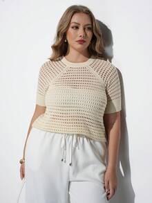 Maija Top Plus Size de Manga Curta em Tricô Vazado, Cor Sólida, Casual de Verão, Macia, com Modelagem Curvilínea, Formal, para Negócios, Férias, Festa, Cerimônia, Casamento Moderno e Festival, Branca - Bege - Visão 4