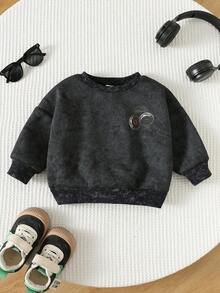 SHEIN 男嬰款簡約休閒 Y2K 街頭風寬鬆圓領落肩加大版後印花衛衣，適合秋季、街拍、日常穿著、外出度假，舒適好穿，兒童疊穿上衣，時尚休閒童裝，大學數字圖案上衣，返校季、返校日適用 - 黑色 - 查看 3
