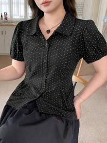 Dazy Plus 韓系時尚波點滿版印花短袖 Polo 衫，黑色大尺碼女款春夏季 T-shirt 可愛上衣 - 黑色 - 查看 6