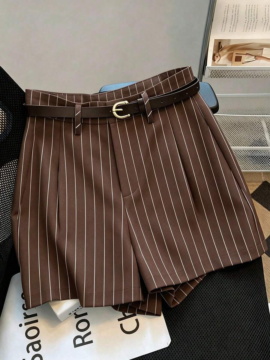 SHEIN Franclia 時尚簡約休閒女款條紋印花短褲,通勤與日常穿搭皆宜,夏季短褲,附腰帶正式場合短褲 - 棕色 - 查看 1