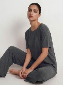 Ocili Studio 休闲女士舒适丝滑短袖上衣和裤子睡衣套装假日季节服装 - 深灰色 - 查看 5
