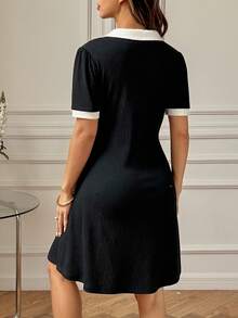 Dazy Maternity Vestido corto de maternidad ajustado con solapa y patchwork de bloques de color en negro para primavera y verano - Negro - Ver 2