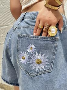 Dazy Plus Regular Mid-Waist Floral Embroidered Back Pocket Casual Plus Size Women's Denim Shorts, Spring/Summer Vacation - Light Wash - View 1