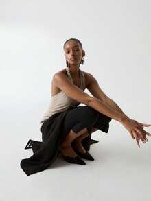 ATUI Studio 女款素色掛脖露背無袖極簡設計夏季修身背心上衣 - 駝色 - 查看 7