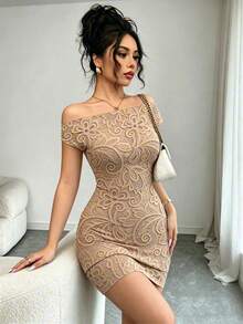 Selianne 女款夏季優雅仿蕾絲印花露肩修身短洋裝 - 卡其色 - 查看 3