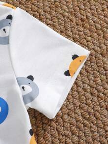 SHEIN Playful Pals 男婴两件套服装，卡通熊装饰领短袖开衫和熊印花短裤套装，罗纹面料，夏季男婴服装套装 - 黃色 - 查看 4