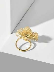 MOTF PREMIUM Anillo de flor hueca con apertura chapado en oro de 18K, nueva joyería de moda para mujer - Amarillo Oro - Ver 4