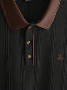 Core Aspect 男士翻領短袖 Polo 衫，針織鉤編面料，男士刺繡 Polo 衫，男士休閒 Polo 衫，男士鈕扣 Polo 衫，適合日常外出、朋友聚會、休閒週末時光，是送給男友或丈夫的完美禮物，INS 熱銷 Polo 衫 - 黑色 - 查看 4