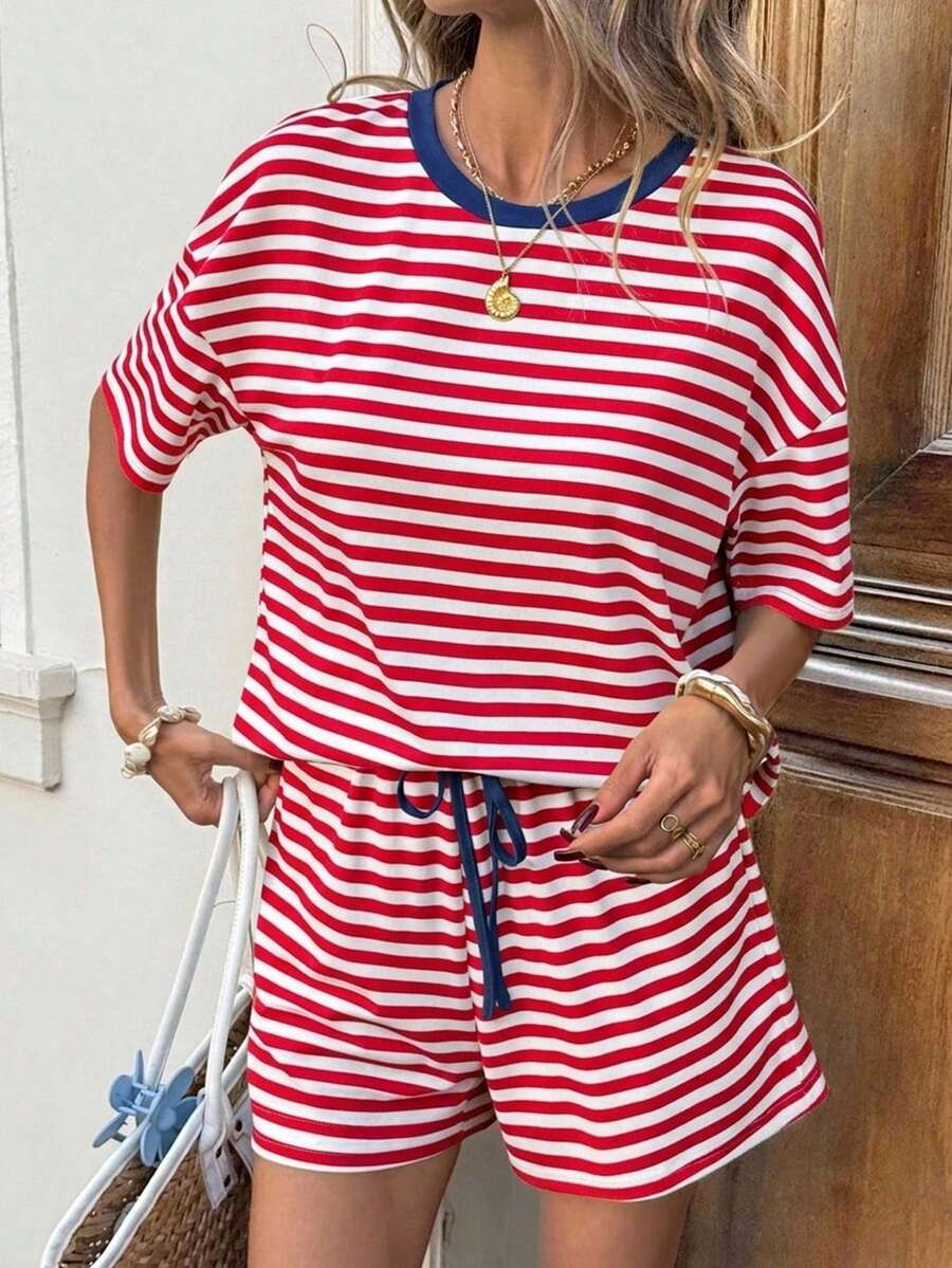 SHEIN LUNE 女款休閒條紋拼色拼接夏季度假通勤日常基本款時尚外出穿搭短袖T恤與短褲兩件套 - 紅白色 - 查看 1