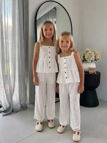 SHEIN Genkimix Kids 2件套女童休闲纹理面料吊带背心和阔腿裤套装 - 白色 - 查看 1