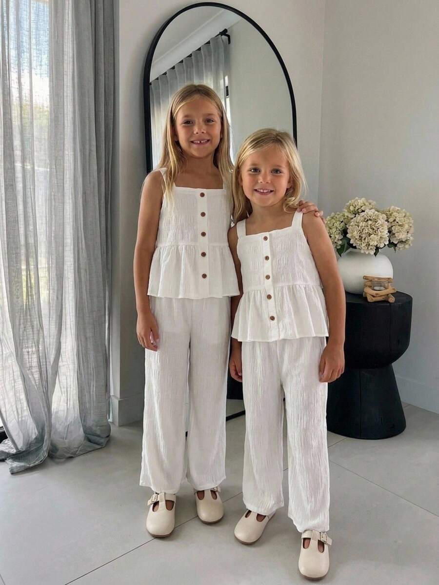 SHEIN Genkimix Kids 2件套女童休闲纹理面料吊带背心和阔腿裤套装 - 白色 - 查看 1