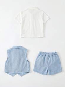 SHEIN 男嬰 3件組春夏季優雅可愛白色紳士西裝套裝，多件套裝，白色短袖襯衫、白色背心外套及白色短褲，嬰兒西裝，適合假期、婚禮、滿月、洗禮、首週年慶祝、嬰兒派對，優雅，婚禮賓客，花童，戒童，婚禮 - 霧霾藍 - 查看 2