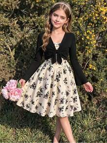 SHEIN Conjunto de 2 piezas para niñas: chaqueta casual de punto acanalado elástico con cierre frontal y lazo decorativo + vestido camisola de tejido texturizado con estampado floral digital, ideal para uso diario y vacaciones en primavera/otoño - Multicolor - Ver 1