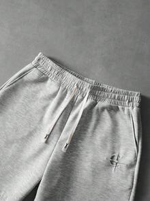 PAVTROS 男士大尺碼青年刺繡短袖T恤與休閒口袋抽繩腰短褲運動套裝 - 淺灰色 - 查看 3