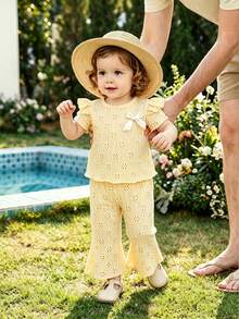 SHEIN Vintaside Kids 嬰兒女童休閒針織條紋花卉短袖上衣與喇叭長褲 T-shirt 套裝，舒適夏季休閒日常穿搭 - 黃色 - 查看 3