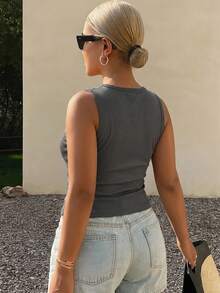 Dazy Plus Camiseta de tirantes anchos blanca de talla grande para mujer, ajustada, acanalada, versátil, corta, con cuello cuadrado, para primavera y verano - Gris Oscuro - Ver 3