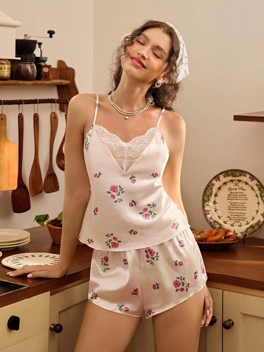 Ensemble de pyjama en satin avec haut à bretelles et short avec imprimé floral et garniture en dentelle, lingerie de mariée - Beige - Voir 1