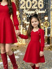 SHEIN 簡單優雅V領裝飾鈕扣泡泡袖純色洋裝，適合前青春期女孩，適用於聖誕派對、聖誕洋裝、新年洋裝、跨年洋裝等場合 - 紅色 - 查看 4