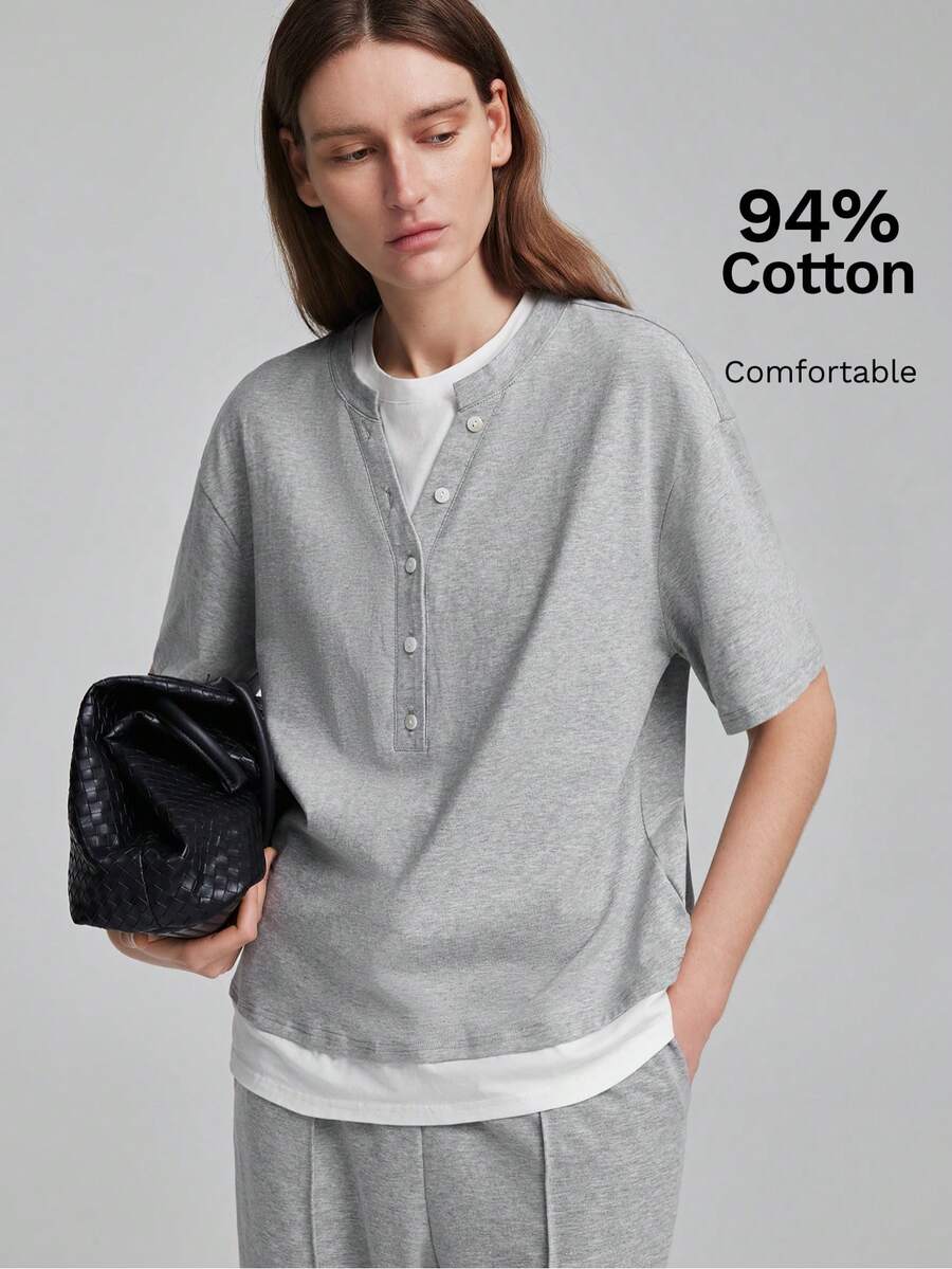 Ontre 女款灰色與白色低飽和色調舒適面料修身寬鬆 2 合 1 設計落肩半袖下擺拼接設計四季百搭現代都市時尚商務休閒辦公穿著低調老錢風優雅高端通勤高品質機場穿搭波希米亞風度假穿著中性極簡主題設計女款 T 恤