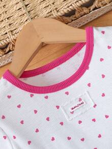 SHEIN 2pcs/Set Girls Toddler Lace Embroidery Patch Heart Pattern Print Colorblock Short Sleeve T-Shirt And Casual Ruffle Hem Pocket Straight Leg Denim Jeans Outfit, Summer - White - View 6
