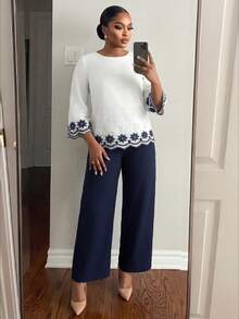 SHEIN Lady CURVE Conjunto casual de 2 piezas para mujer talla grande con top de manga corta y cuello redondo con bordado floral y pantalones para otoño - Multicolor - Ver 3