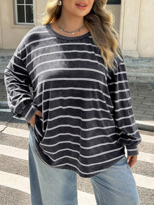 SHEIN CURVE+ Plus Size Women's Black And White Casual Loose Color Striped Long Sleeved T-Shirt Sweatshirt, Suitable For Outdoor Wear, Back To School Season, Street Style, And Y2K Style Clothing.