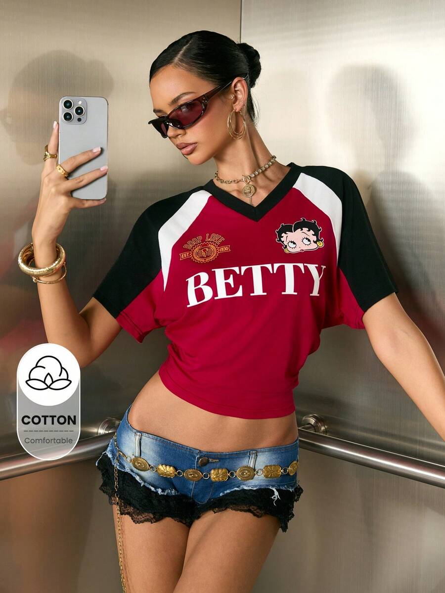 Betty Boop x SHEIN 女款字母印花V領蝙蝠袖短袖休閒圖案Y2K T恤,黑紅配色,適合夏季日間度假 - 紅色 - 查看 1