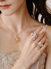 Opalesca 18K Gold Plated White Flower Exquisite Fashion Open Ring - Yellow Gold - View 5
