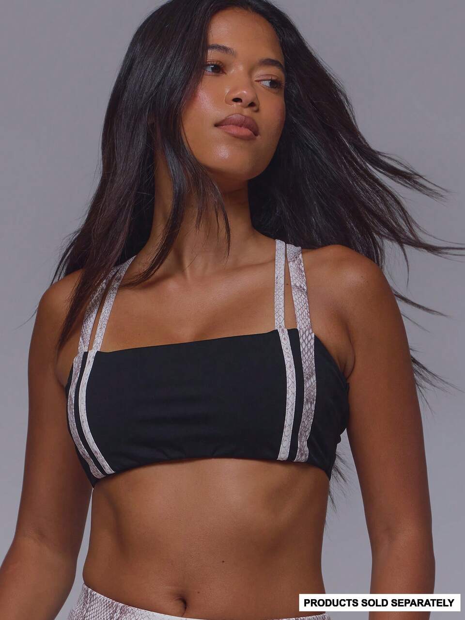 Brassière de sport à dos croisé avec imprimé serpent noir contrasté, top coordonné uniquement, pour entraînement, gym, Pilates, fitness, décontracté quotidien, mignon, féminin, course à pied, vide