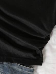 SHEIN Sparklyn 青少年女孩甜酷不對稱肩 T-shirt，蕾絲飾邊拼接設計，不對稱肩線修飾頸部與肩部線條 - 黑色 - 查看 7