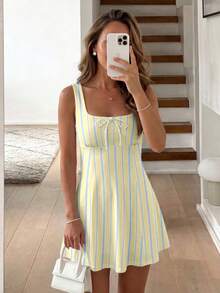 SHEIN LUNE 女款迷你洋裝，收腰修身 A 字版型，休閒極簡波希米亞優雅浪漫復古風，淡黃色條紋印花，適合音樂祭、海灘穿搭、度假穿搭，夏季女裝 - 彩色 - 查看 3