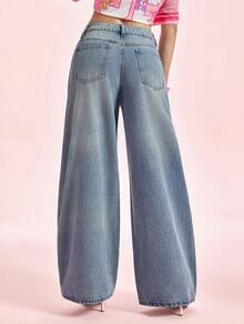 SHEIN X Care Bears 女款休閒日常牛仔褲，附口袋、鈕扣與卡通圖案 - 藍色 - 查看 2