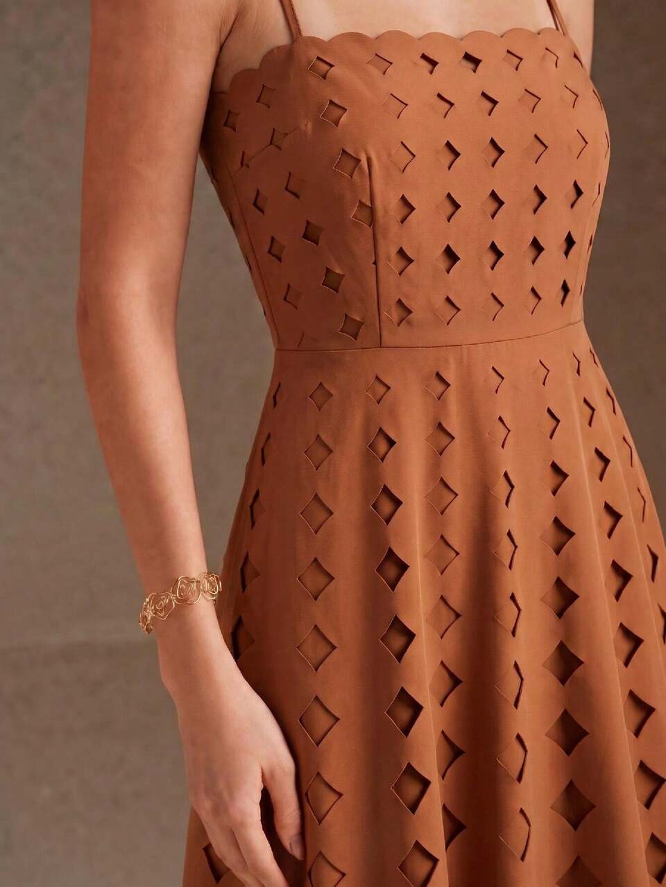Anewsta Elegant Elegant Coffee Color Fashion Strapless Long Dress Waist-Cinched Slimming Sleeveless Hollow Design Vacation Dress For Women