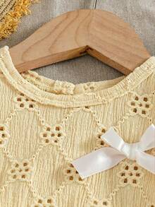 SHEIN Vintaside Kids 嬰兒女童休閒針織條紋花卉短袖上衣與喇叭長褲 T-shirt 套裝，舒適夏季休閒日常穿搭 - 黃色 - 查看 4