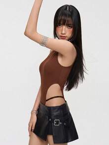 Rina Fox 女款性感無袖細肩帶連身衣，極簡性感風，修身顯身材，小眾吊帶背心外穿上衣 - 摩卡棕 - 查看 6