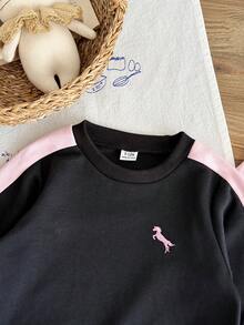 SHEIN Vintaside Kids 2件組女嬰2026秋冬新款黑色百搭休閒可愛動物圖案刺繡長袖衛衣套頭衫與運動長褲套裝，時尚百搭寬鬆休閒極簡運動風，適合日常休閒舒適穿著與戶外玩耍 - 黑色 - 查看 7