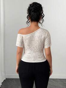 Elenzga Camiseta de mujer talla grande con estampado de encaje, tela de punto, dobladillo asimétrico, cuello asimétrico, manga corta, cintura ceñida, corte A, casual, elegante, cómoda, de moda para uso diario, hogar, vacaciones en la playa, fiesta romántica, cita, invitada a boda, trabajo, versátil, beige blanco - Multicolor - Ver 2