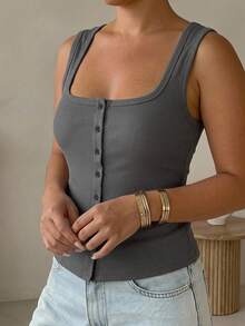 Dazy Plus Camiseta de tirantes anchos blanca de talla grande para mujer, ajustada, acanalada, versátil, corta, con cuello cuadrado, para primavera y verano - Gris Oscuro - Ver 4