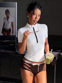 SHEIN Sovereign Charm 春夏女款運動運動衫，粉色修身拼接半拉鍊立領，前胸拼接編織織帶拼接，修身開衩線短袖，適合時尚休閒、跑步、瑜珈、健身房、網球、高爾夫 - 白色 - 查看 7