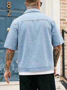 GALLERY FADE Áo sơ mi denim nam tay ngắn, màu trơn, cài cúc phía trước và có túi, kiểu dáng thường ngày. - Màu xanh lam - Xem 2