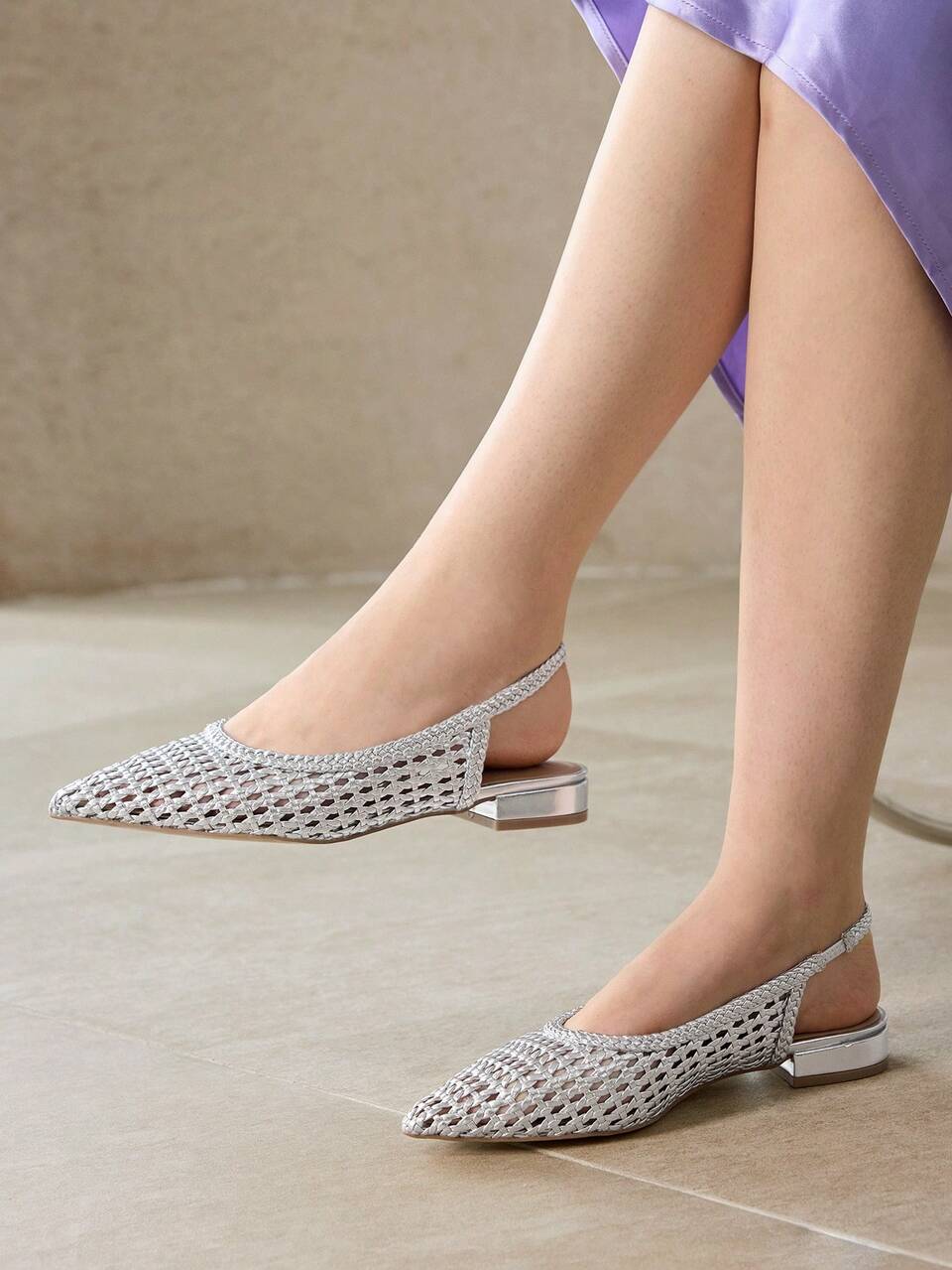 LADIES' NEW EUROPEAN AND AMERICAN FASHION WOVEN HOLLOW POINTED BACK WITH FLAT SANDALS, VERSATILE, CASUAL, COMFORTABLE AND ELEGANT HOLIDAY STYLE