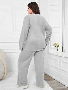 SHEIN Cottnline 2Pcs Plus Cotton Heart Embroidery Detail Long Sleeve Shirt And Long Bottoms PJ Set - Light Grey - View 2