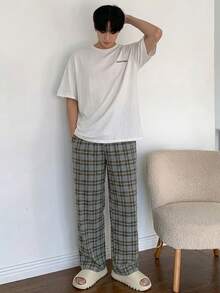 DAZY 夏季字母印花白色T恤與格紋長褲男士居家休閒套裝睡衣 - 彩色 - 查看 7