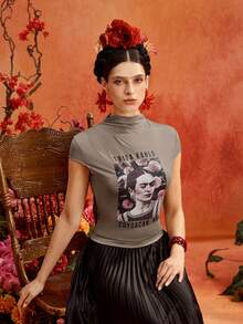 Glamance Frida Kahlo X SHEIN 人像花卉圖案修身T恤，優雅圖形成熟休閒性感，適合外出、工作日常、辦公室、派對、度假，夏季灰色 - 鏽棕色 - 查看 7