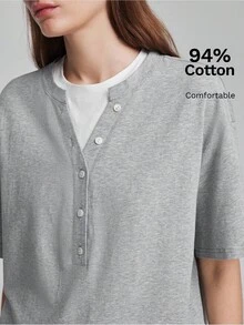 Ontre Camiseta para mujer de color gris y blanco con paleta de colores de baja saturación, tela cómoda, diseño 2 en 1 de ajuste holgado, hombros caídos, manga corta, diseño de patchwork en el dobladillo, versátil para todas las estaciones, moda urbana moderna, estilo casual de negocios, ropa de oficina, estilo discreto de dinero antiguo, elegante, de alta gama, para ir y venir, de alta calidad, atuendo de aeropuerto, estilo bohemio, ropa de vacaciones, diseño de tema minimalista neutro - Gris - Ver 1
