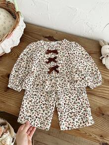 SHEIN Vintaside Kids 女嬰幼兒新生兒 0-3 歲秋冬款百搭日常休閒碎花長袖上衣 + 長褲套裝 - 彩色 - 查看 4